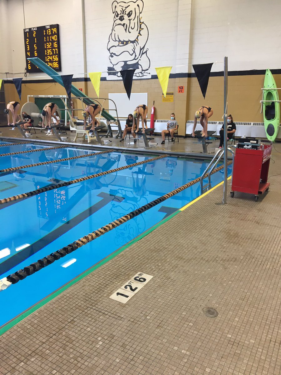 LHS_Swimming's tweet photo. Lemont Varsity Girls took on Richards Wednesday.  Great races and great swims by all the girls.  So happy and thankful to be racing #GoLemont #WeAreLemont https://t.co/y3SIUbSKg3