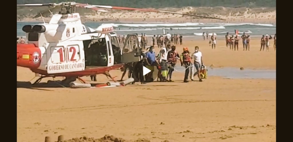 majodar74's tweet photo. Día de playa, me pongo ayudar a reanimar a una persona q.sacan  del agua junto a voluntarios de C.Roja,pocos minutos después acude una UVI, 
un Helicóptero y G.Civil que me permiten seguir colaborando,mi enhorabuena y chapó para @112Cantabria,@guardiacivil ,@CRE_Emergencias https://t.co/AyEl8bVpce