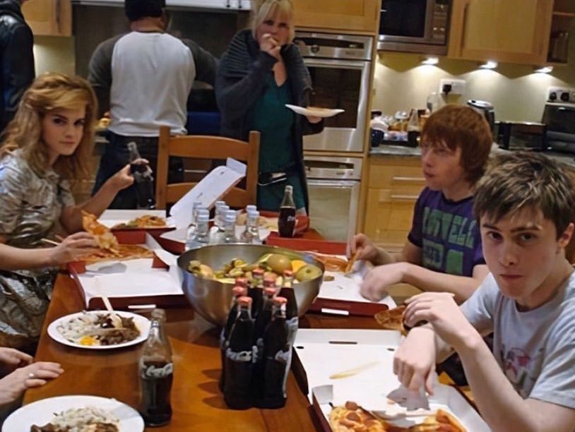 trash_italiano's tweet photo. Harry, Ron, Hermione e Gemma sul set di Harry Potter e il prigioniero di Azkaban 💞 https://t.co/EO13QD7WUD