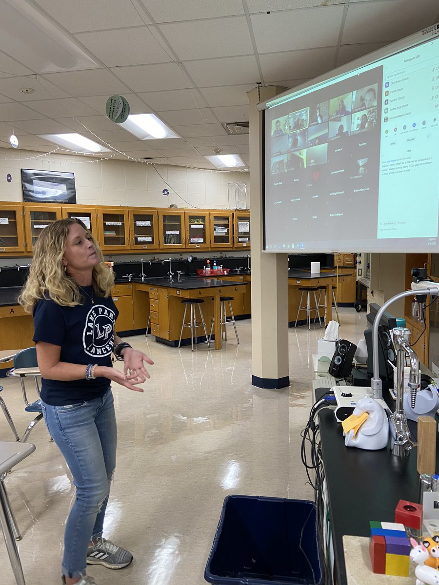 Mrs Roll using some animated storytelling on a Friday afternoon to keep her students engaged in the lesson. #WeAreLakePark