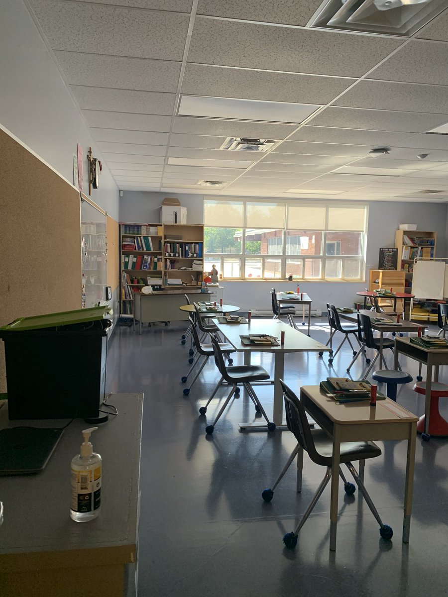 mme_josee's tweet photo. J’attends patiemment pour la #rentreescolaire2020 Une journée à la fois. 👩🏼‍🏫 😷 https://t.co/JM0hakEFMy