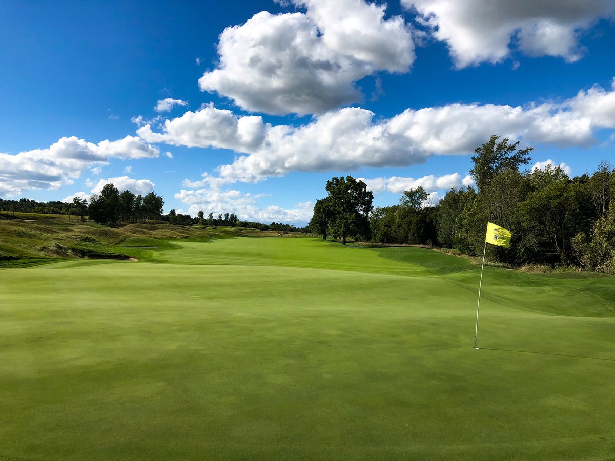 We’re headed to the home hole, and it’s a two-shot lead for Pistorius.

He’s at 9-under, followed by Funk, Cao and Davison at 7-under.

#CanadaLifeSeries