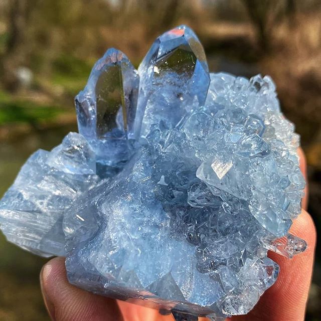 Amazing celestite (strontium sulfate) crystals

Credit: natures_goodz