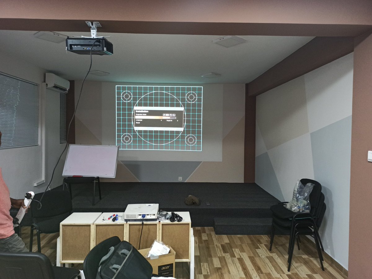 Jydeskillz's tweet photo. Soft work for Tonoit company Ikeja today 🙏
I couldn't help but salute the interior designer that did the whole design
#projector #projectorinstallation https://t.co/kBZKq3ObpJ