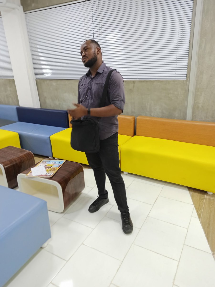 Jydeskillz's tweet photo. Soft work for Tonoit company Ikeja today 🙏
I couldn't help but salute the interior designer that did the whole design
#projector #projectorinstallation https://t.co/kBZKq3ObpJ