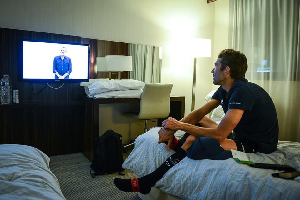 paulferrier15's tweet photo. 🚨PHOTO DU SOIR🚨

@ThibautPinot regardant #kohlanta après s’être bien battu aujourd’hui sur l’étape du Tour de France 🇫🇷 dans le #Tarn ! 

Crédit photo : @GroupamaFDJ  #KohLanta2020 #tourdefrance2020 # https://t.co/st0WiZ573P