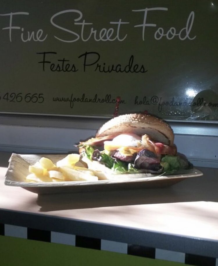 FoodandRoll's tweet photo. Amics d’Osona i arreu del mon,   os esperamos mañana de 9h a 17h en @masgurumbau 🏌️‍♀️⛳️🍔 https://t.co/cPZRLGPSX6