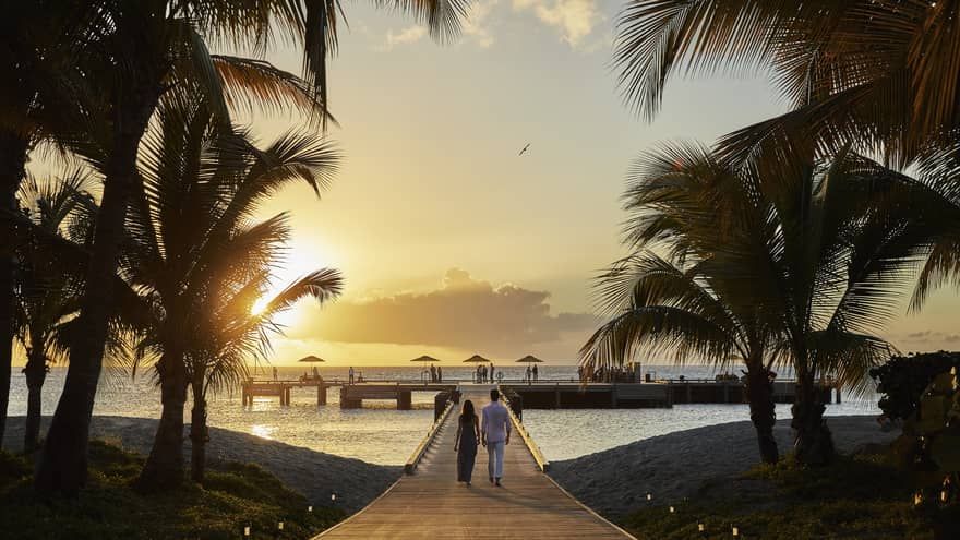 NevisNaturally's tweet photo. Four Seasons Resort Nevis is accepting reservations for stays from October 7, 2020, onward. View @FSNevis Resort Packages & Offers https://t.co/0SJ97io7st
#FSNevis #Nevis #ResortPackages #HotelPackages https://t.co/so3dKwUrnL