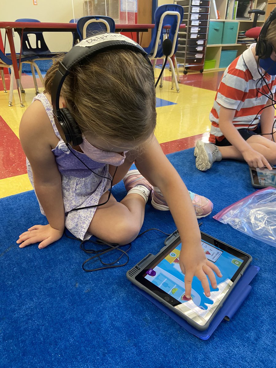 skerrtrinity's tweet photo. We had a fantastic Friday in Pre-K! We learned how to use our iPads followed by doing some math games and got to do some book shopping! #trinitylearns https://t.co/tfOb37r0h8