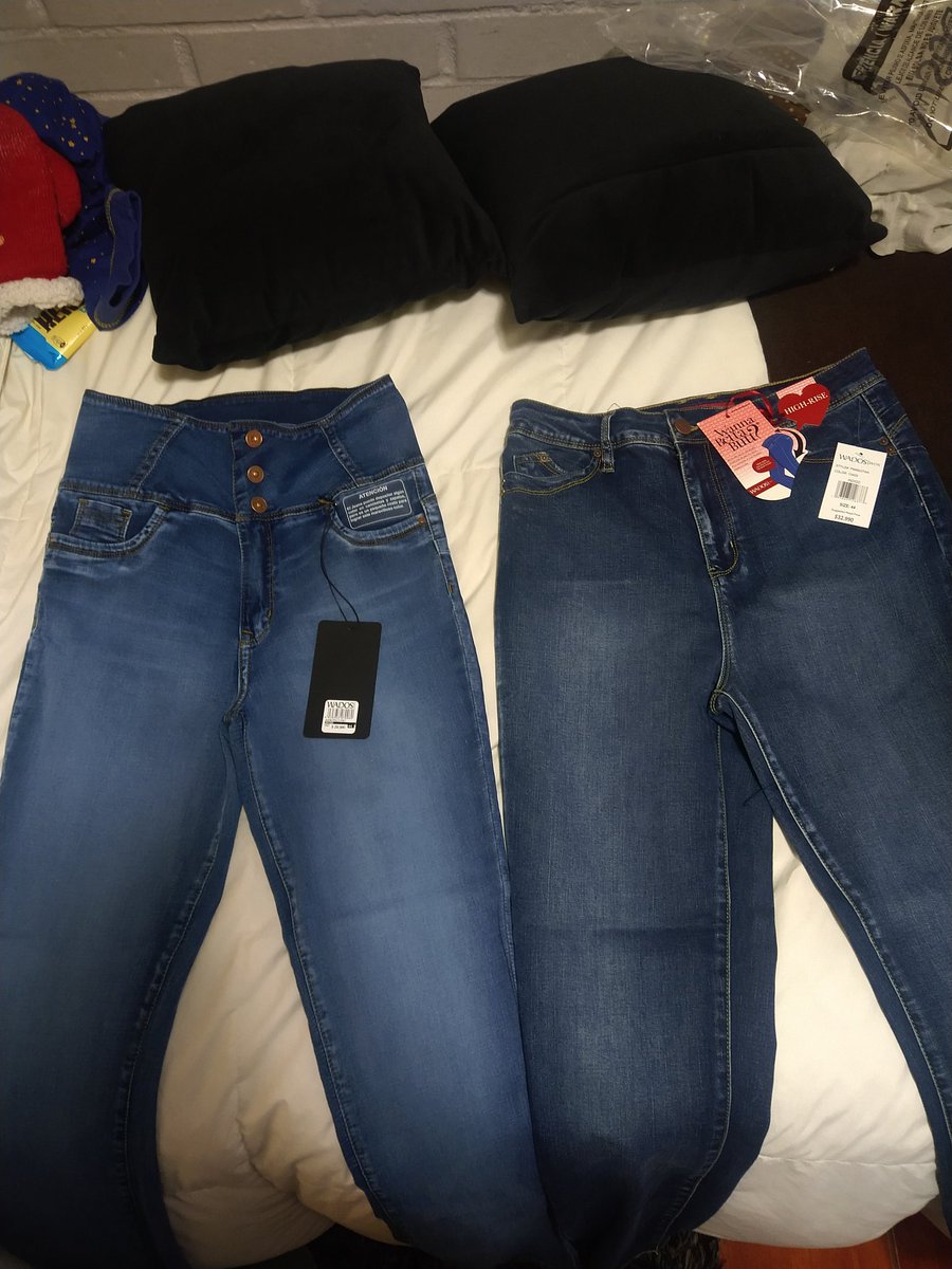 Vanne_Dup's tweet photo. @wados_cl me acaba de llegar un pedido de 2 jeans, y al abrirlos, no son los que pedí! Necesito una respuesta ya! https://t.co/H1sZKN5iZO