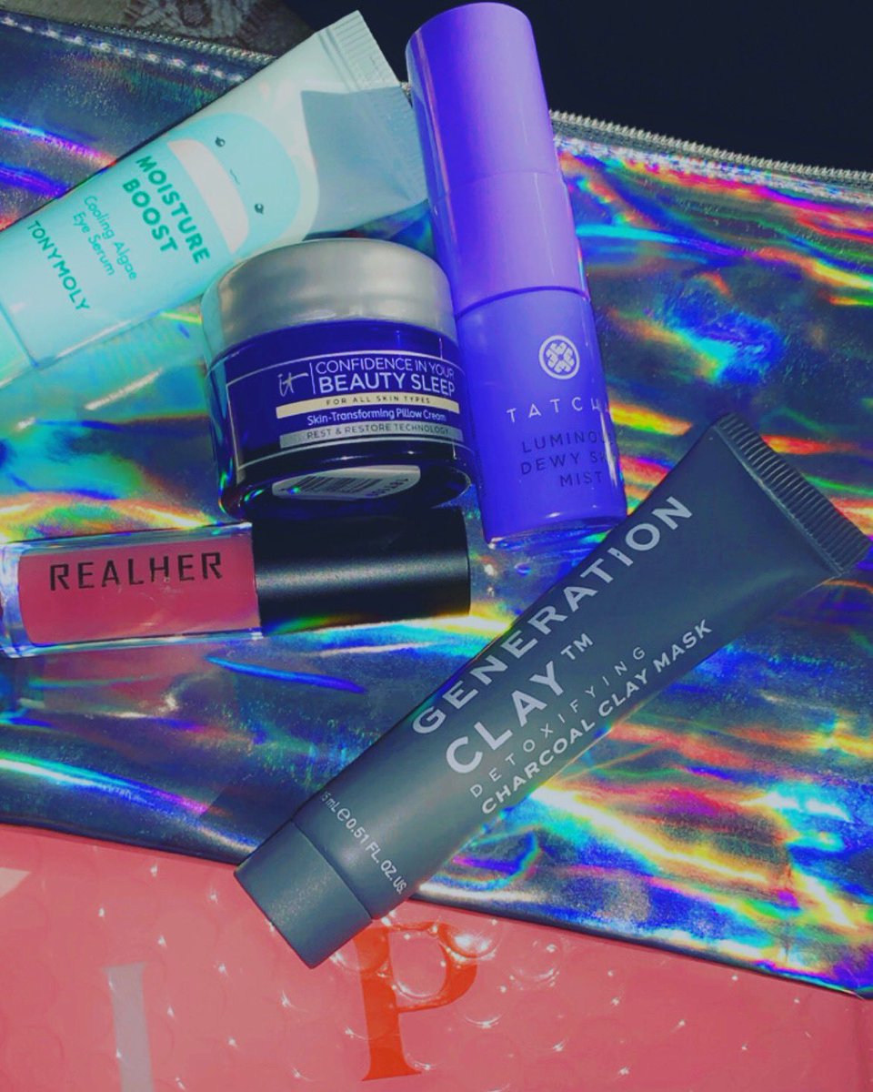 underthescope2's tweet photo. Late August @IPSY glam bag 
@tatcha_v @Itcosmetics @tonymoly @generationclay @realhermakeup https://t.co/OkUw6zdi7A