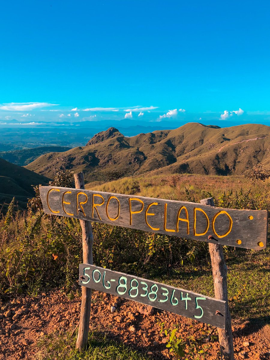 Más de cien veces en este lugar y no nos aburrimos... ¡que lindo es Cerro Pelado! ⛰😍

#hikingtourscr