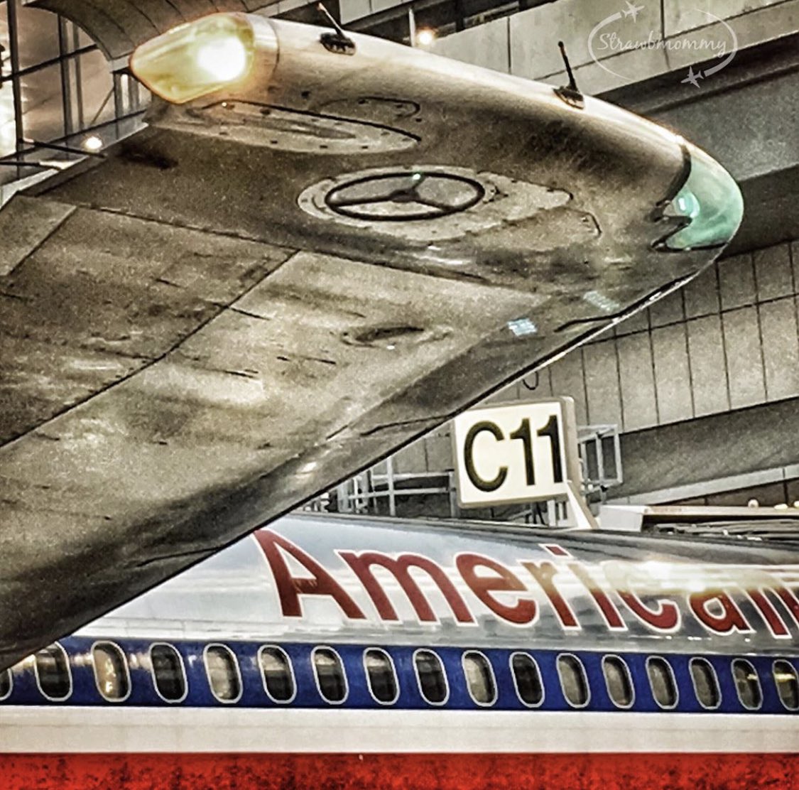 strawbmommy's tweet photo. #maddog #super80sendoff #md80 #dfw #avgeek #aviation https://t.co/09Le7iW3JW