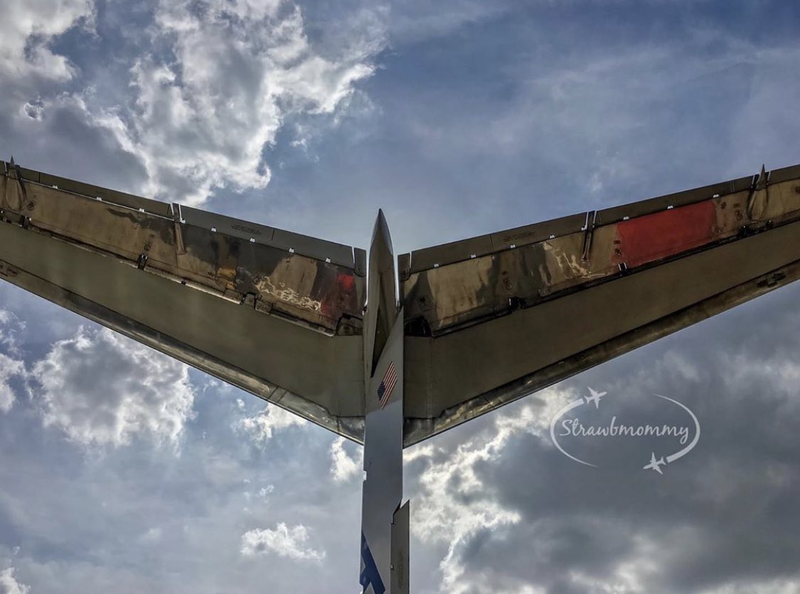 strawbmommy's tweet photo. #maddog #super80sendoff #md80 #dfw #avgeek #aviation https://t.co/Yo1sGTUT5g