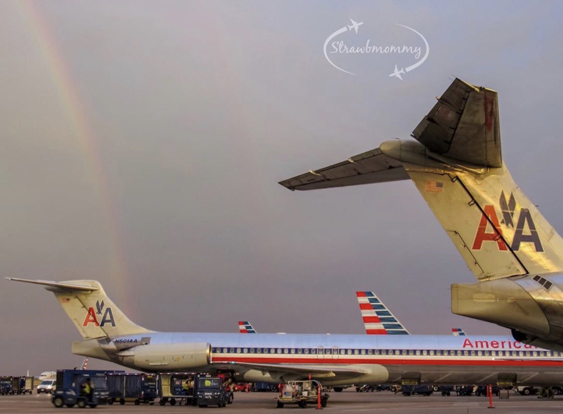 strawbmommy's tweet photo. #maddog #super80sendoff #md80 #dfw #avgeek #aviation https://t.co/i410T5927G