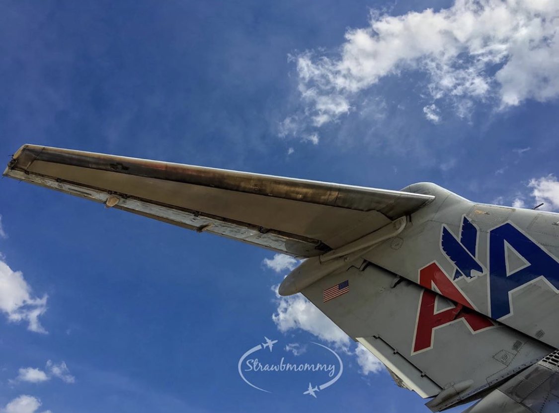 strawbmommy's tweet photo. #maddog #super80sendoff #md80 #dfw #avgeek #aviation https://t.co/i410T5927G
