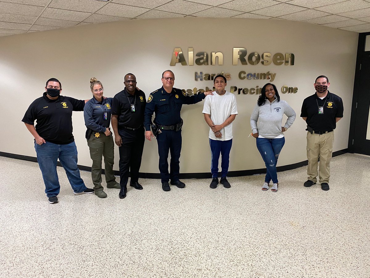 Mr_Tarnowski's tweet photo. @Pct1Constable @CNN @KyungLahCNN Thank you to the countless people who helped make this happen in one way or another. Thank you to @Pct1Constable for giving Israel assistance setting up his gofundme bank account beneficiary connection, everyone was overjoyed when it confirmed! 🤝 https://t.co/IiodxBNRsc