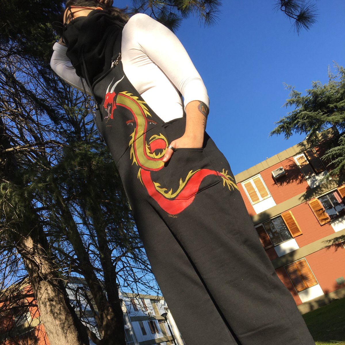 zospeziale's tweet photo. Hola gentee, con mi mamá decidimos emprender juntas. Ella es modista particular hace muchos años y yo pinto. Hacemos jardineros y pilusos de diseño, algunos pintados a mano, teniendo como objetivo un emprendimiento sustentable. Les dejo fotitos 🙌🏻Y si pueden ayudarnos con un rt🥰 https://t.co/iJUXhl25TD