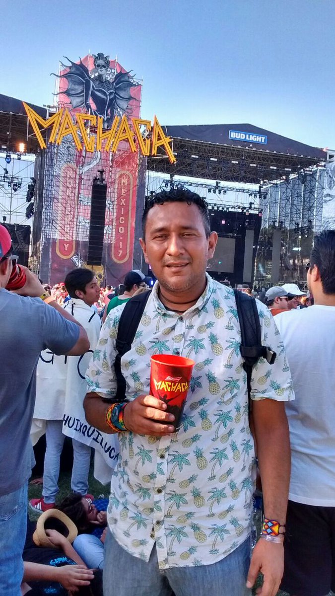 monkymtz's tweet photo. @Bonmaxima Víctor Manuel Martínez García este me encantó y más por que gracias a @MAXIMA1067FM tuve mi entrada recordar es vivir #MaximaLaBeriso #BonMorning 🤟🏻🤟🏻🤟🏻 quiero participar https://t.co/kzimzN1v6m