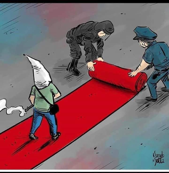 RonaldSumter10's tweet photo. trumps amerikkka https://t.co/2ByDMsOtJe