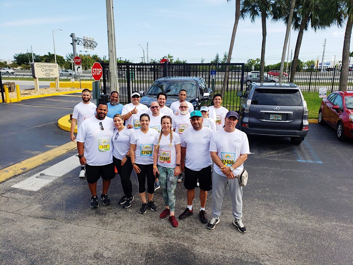 Paramountce's tweet photo. #flashbackfriday to the 2018-2019 Mercedes-Benz Corporate Run! We had such an incredible time with our paramount family!So proud of our team for pushing through✨💪🏼🏃‍♂️

•
•⠀
•⠀
•⠀
#MercedesBenzCorporateRun #engineering #engineer #technology #construction #architecture https://t.co/6eLcHJVP29