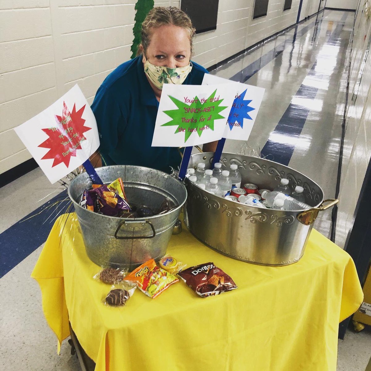 JessiConner5's tweet photo. You guys! The snack cart came by today. 🥰🥰 #crescentconnects #crescentstrong #keepshining https://t.co/ODVYJzfOUw