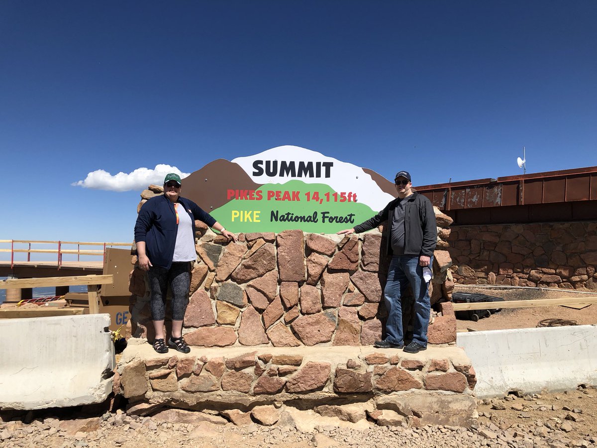 braxtonomic's tweet photo. We climbed #PikesPeak today. Nothing like gasping for air at 14k ft with your significant other lol @LizzyMacklin https://t.co/sAPjIL3fzA