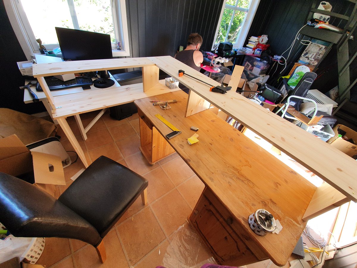 GamesWithNikaOg's tweet photo. Btw #artstudio and #streamplace is moving along. Yes its messy still, but it's getting there. Tomorrow I'm gonna hook up the PC's, test sound and hang a greenscreen curtain for temp use atleast. And what ever else I have time for. 😍🤩😍 https://t.co/70aATWEZmV