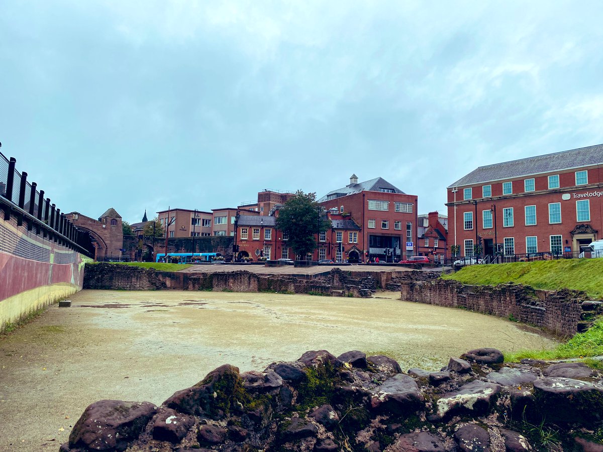 Ok, the Walls, but what about the Roman amphitheater in  #Chester?It’s the bigger known in Britain, it could seat 7,000 spectators AND, like a stadium today, by the 3rd century it was enlarged to this capacity from the older and smaller version.  #staycation  #cheshire  