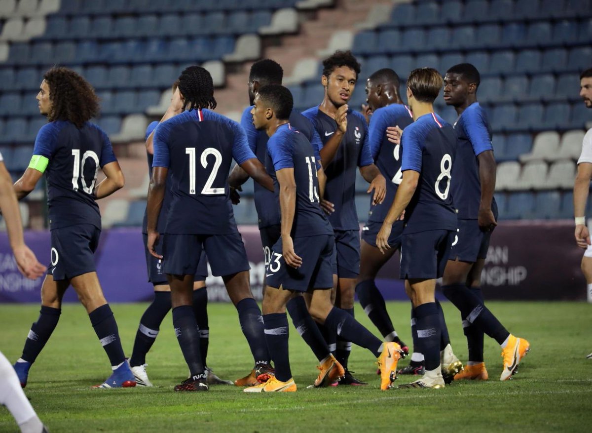 Victoire !! ⚽️⚽️🇫🇷 https://t.co/j3uV2Sbyw6