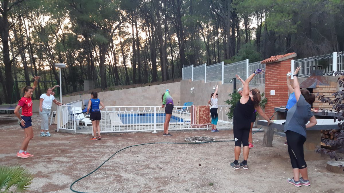 ennaturat1's tweet photo. Tornem a iniciar temporada d'En-run, aquest passat dimarts pels camins de Maspujols i l'Aleixar. I amb banyet refrescant final!! #running #trail #enrun #ennaturat https://t.co/z2k7WFCCKZ
