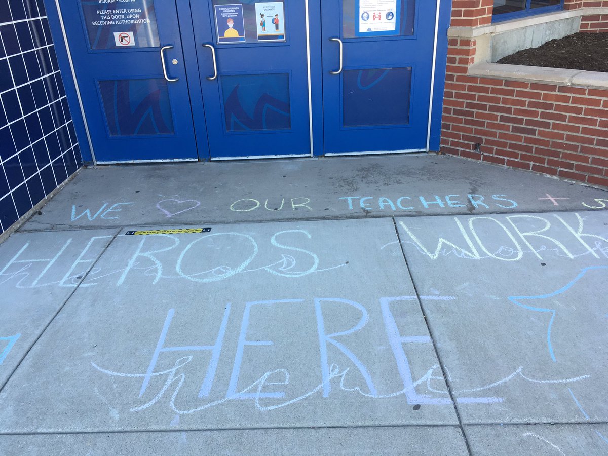 mskathan's tweet photo. What a sweet way to close out an incredible first week of school ❤️ #IvyHillLeague https://t.co/ylRE5HzyEY