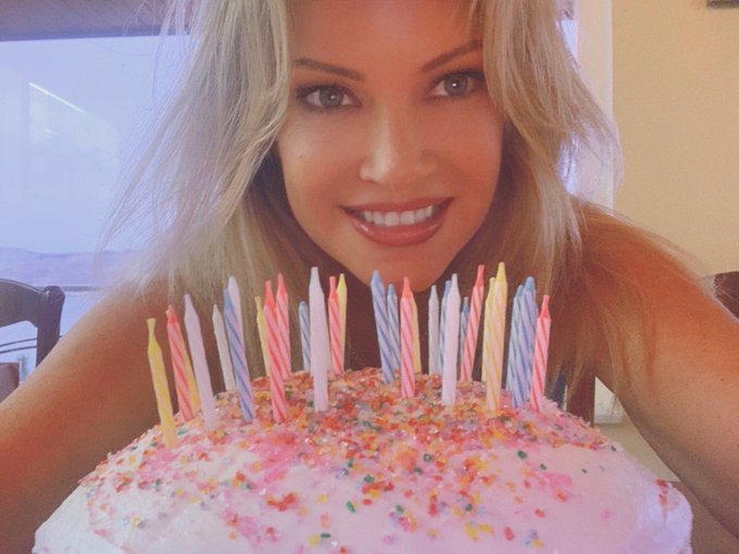 August was amazing! Thank you everyone who helped make my birthday great! #august21 #birthdaygirl https://t<a href="/tag/birthdaygirl"class="tags"><span>#birthdaygirl</span></a><a href="/tag/august21"class="tags"><span>#august21</span></a>