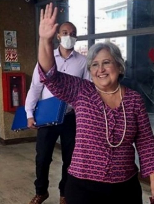 sutrabunearte's tweet photo. Hoy #4Ago le damos la #bienvenida a @TibisayLucena8 a nuestra casa de estudios #Unearte quien desde hoy nos acompaña para llevar las rienda de nuestra #Universidad #JuntosTodoEsPosible  #UnidadPatriotaParaVencer #EleccionesDemocraciaYPaz
#Caracas #Venezuela https://t.co/AhK2APmeve