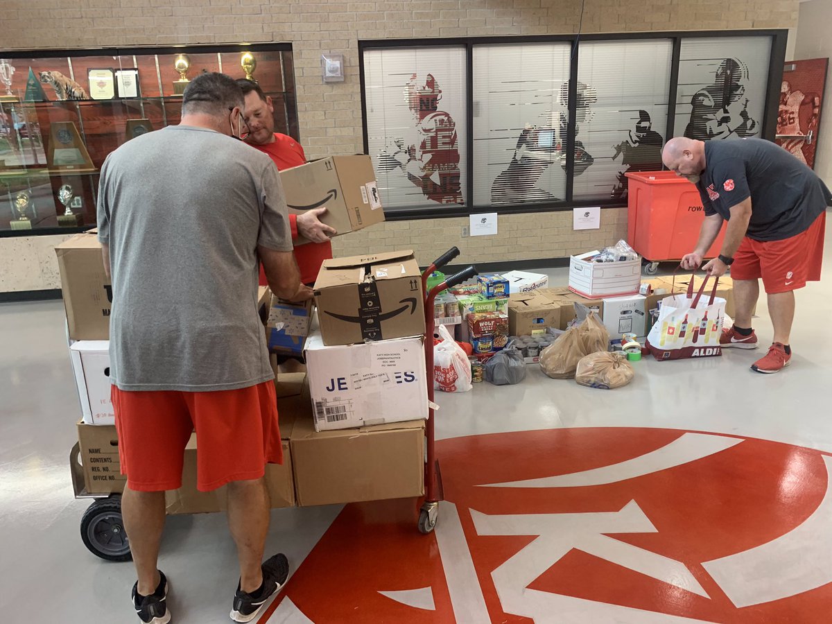 Canned good donations headed to Lake Charles