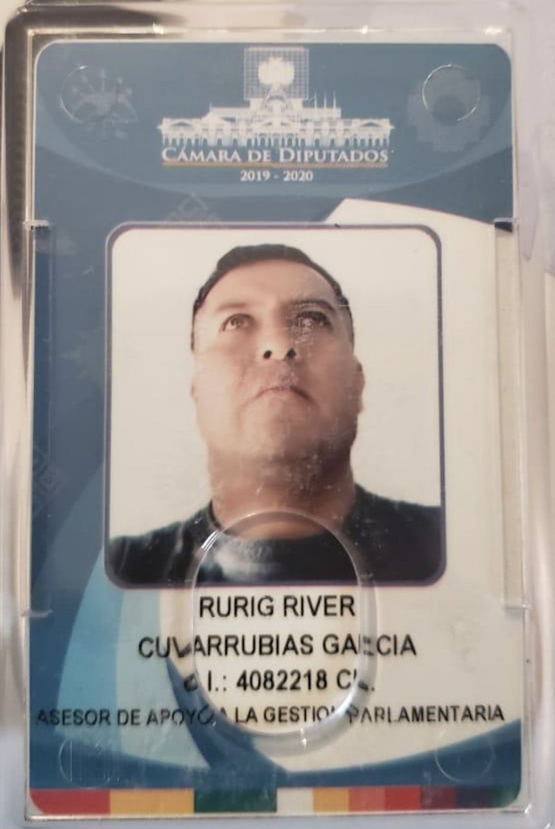 CFValverde's tweet photo. Violador y Asesor de Diputados... completo, Running Silver !!! Los mismos gustos que "el jefazo" https://t.co/wsYqrEkSCg