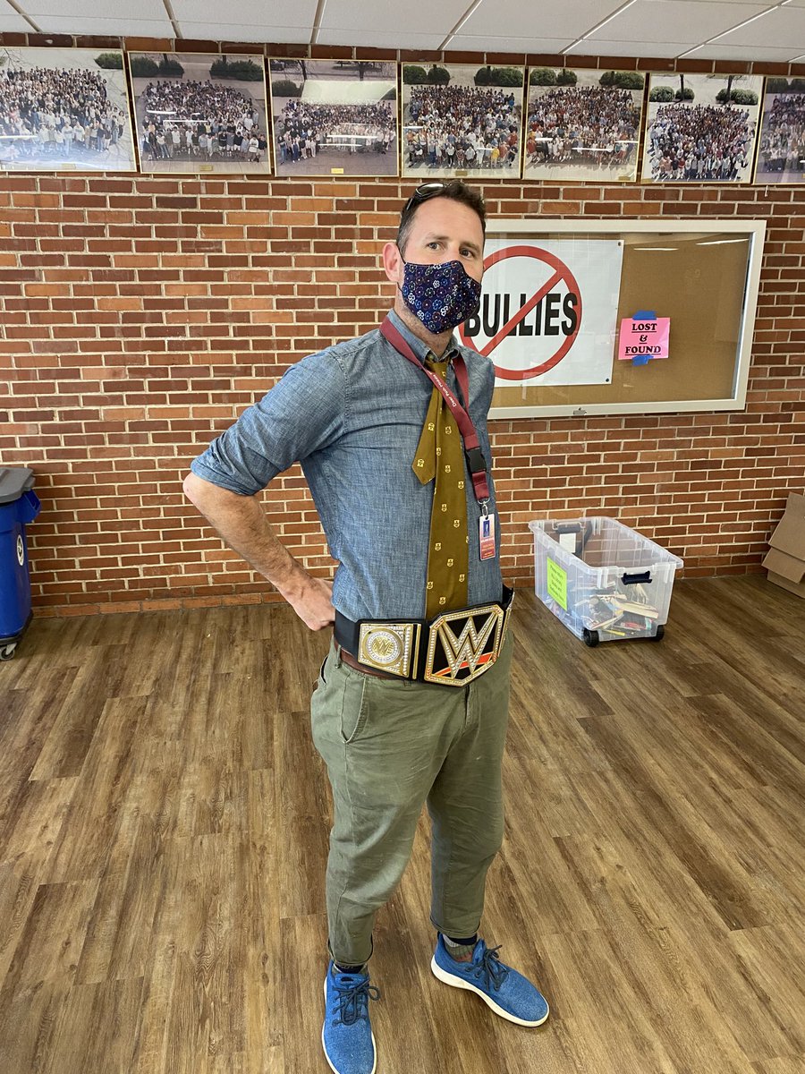 PrincipalHerion's tweet photo. THE CHAMP IS HERE! 🏆Congratulations to our amazing DPM librarians, Mr. Beard & Mrs. Flesser for their outstanding organization & execution of materials pick-up for our students! This dynamic duo were an unstoppable tag team of extraordinary magnitude! #dpmchampions #deerpath https://t.co/XpOK8n5sWz