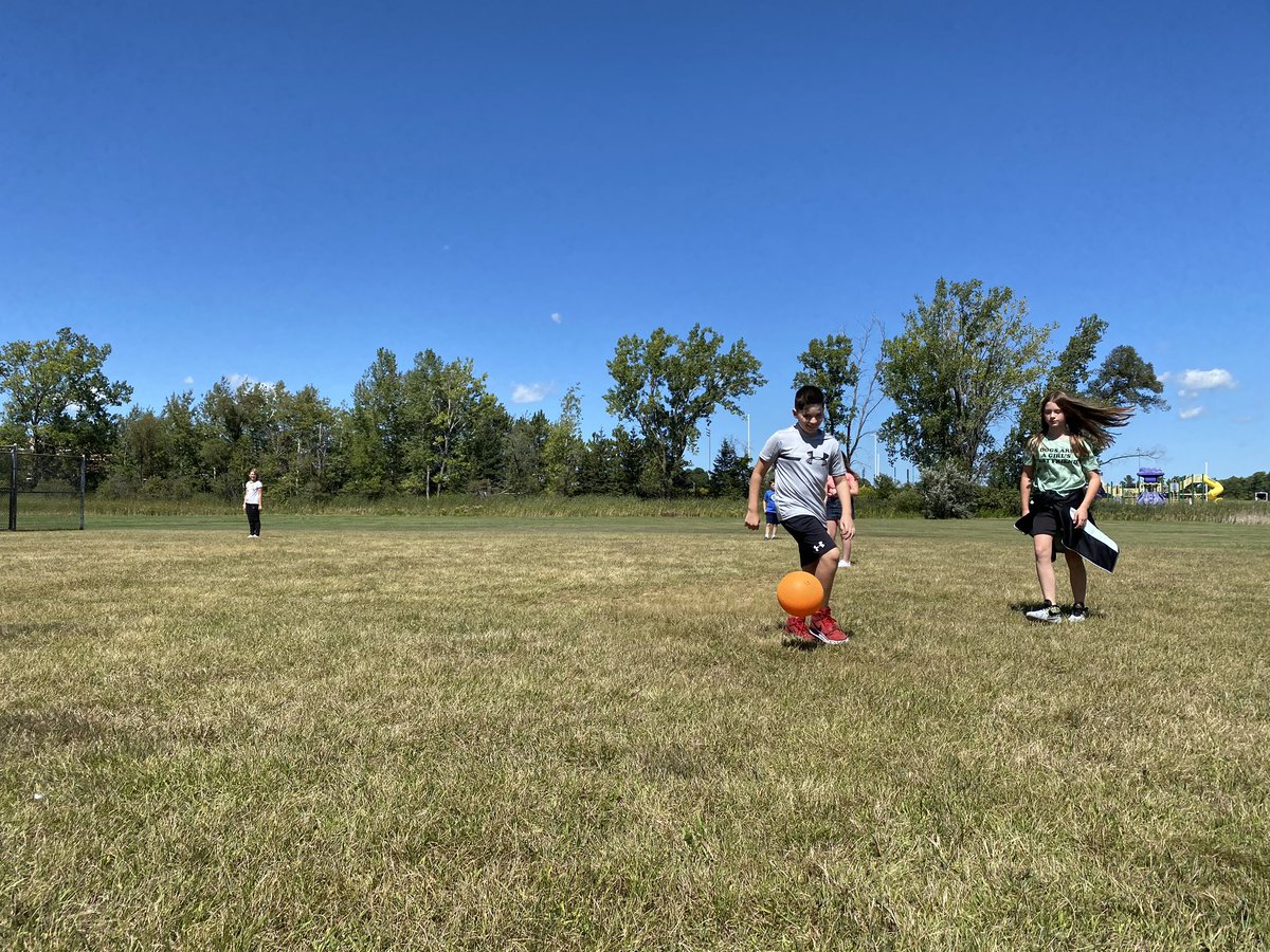 CollaborationC2's tweet photo. We’re back, and it’s so great!!!  Our first week was so fun!  We love these students so much already.  They are creative and joyful and quite simply...total rockstars!  @HSSD @LinevilleHSSD @MrsPottsLV #hssdlv https://t.co/PKpGNLXJfi