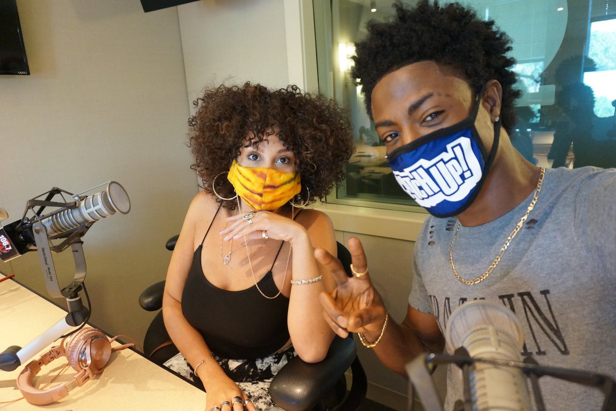 DJIQ614's tweet photo. #FashionFridays on the #CatchUpShow Only on @1067TheBeat tune in! https://t.co/qeuceiPHHm