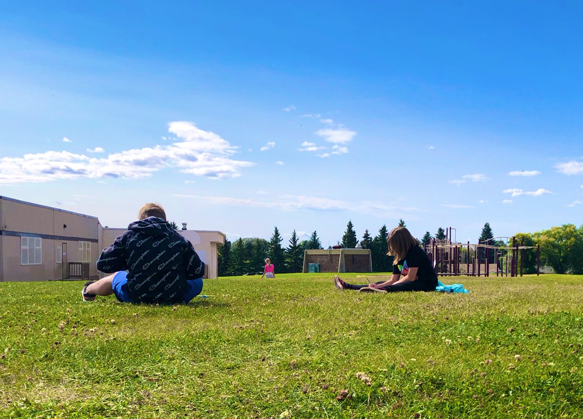 MissBotterill's tweet photo. Taking advantage of the beautiful weather by going outside for Art today and taking a well deserved โmask breakโ. #EIPSTeaches #EIPSLearns #AlbertaEducation #SocialDistancing @eips @GlenAllanElem https://t.co/ef6cpzqloy