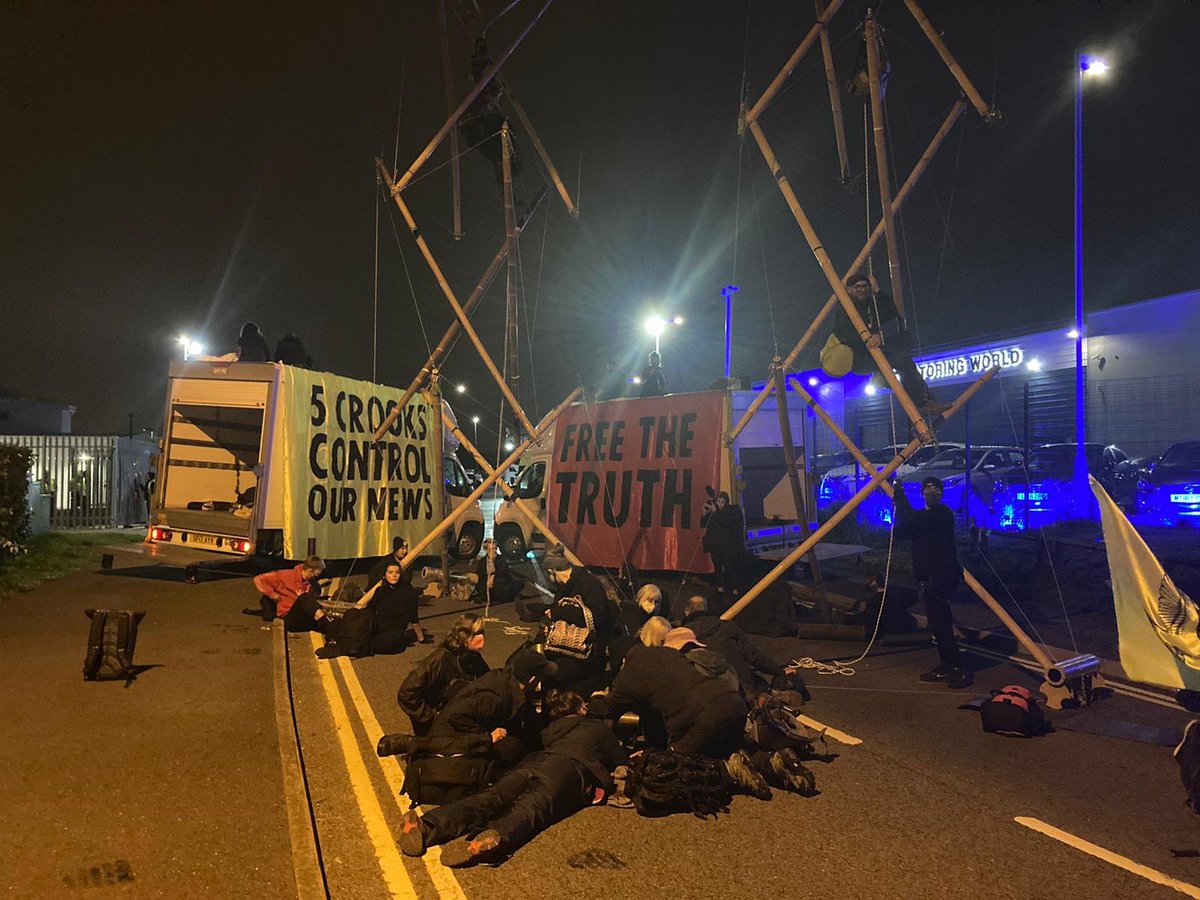 Tony_Diver's tweet photo. NEW: Extinction Rebellion say they have blocked the road to the printing presses of the Mail, Telegraph, Times, Standard to stop them going out tonight https://t.co/sqxPibDxqI