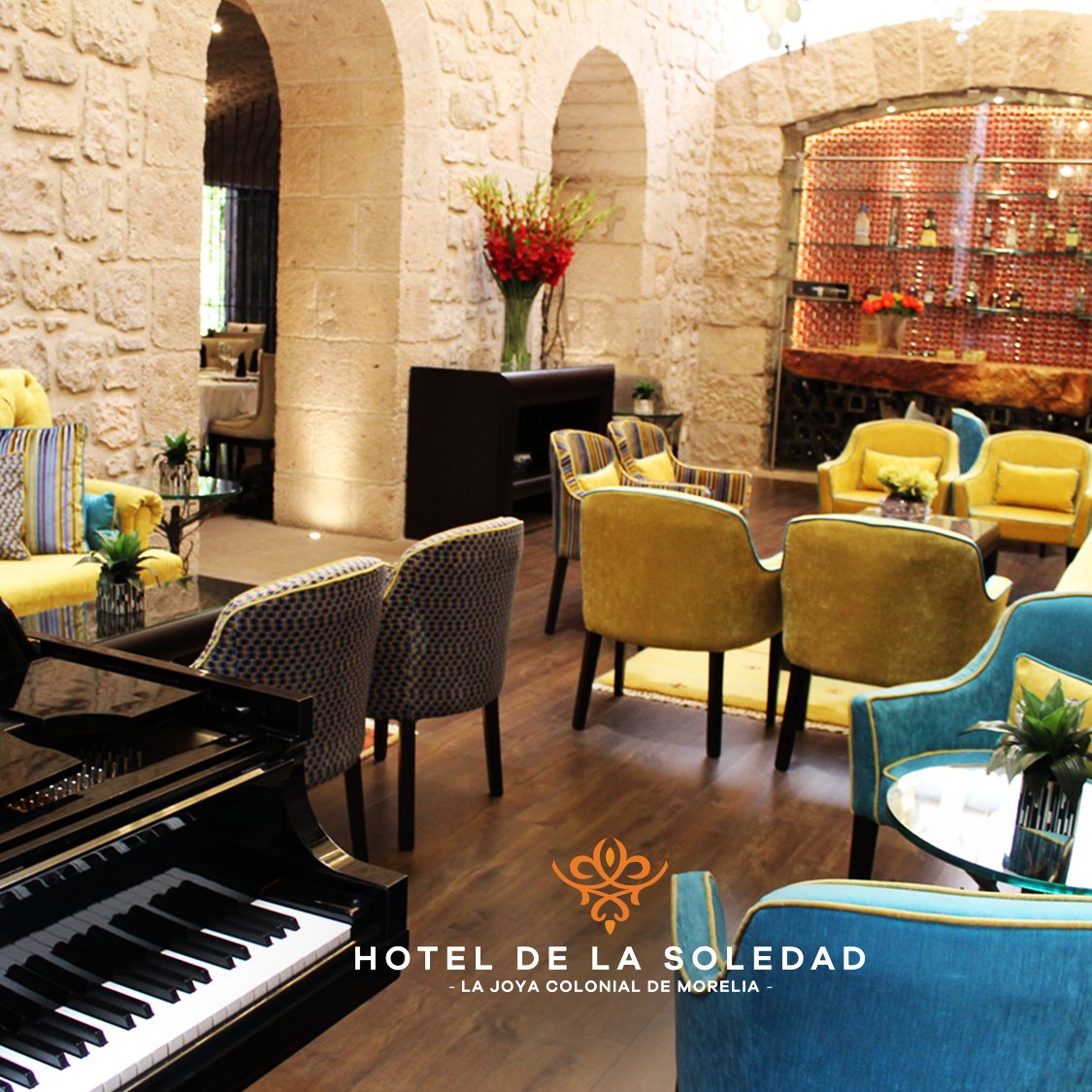 ¿Ya conoces nuestro salón Los Candiles? Un espacio increíble custodiado por nuestro majestuoso piano de cola. Somos #MásQueUnHotel