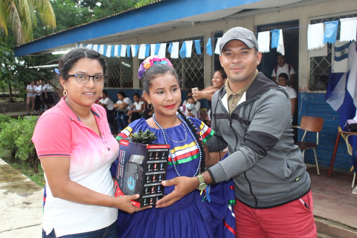 DeTelica's tweet photo. #Telica Centro Escolar Santiago Apóstol, Gobierno Local, Movimiento Cultural Leonel Rugama y MINED promueven Reina de Las Fiestas Patrias 2020 #OrgulloPatrio #Nicaragua https://t.co/fnDITn7HOV