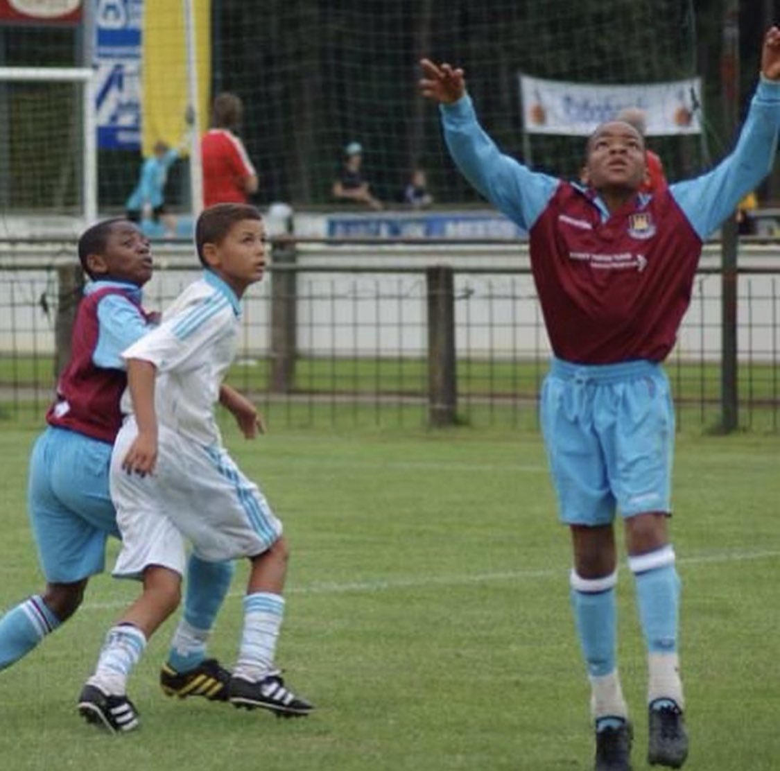GradyDiang's tweet photo. I would like to say thank you to everyone at @westham who have helped me to develop and become the player and person I am today, since the age of 10. I will forever be grateful for the opportunity to be able to represent such a great club!
(1)... https://t.co/9WYYSxsDl8