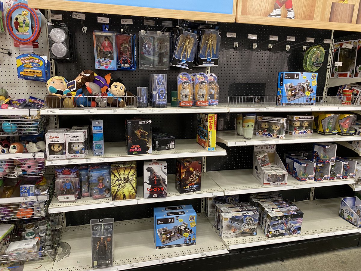 T_Dad_K_Kid's tweet photo. Went to Target again. I found nada @NECA_TOYS #TMNT related. Already got #MetalHead & #SuperShredder. I ordered #Tokka/#Rahzar, Slash/#LeatherHead, Casey/Raph, & #Bebop/#RockSteady. I just need the #MutagenTour Turtles. Haven’t found them anywhere. Except at Scalpers-R-Us (eBay). https://t.co/H1YJMcHB6E