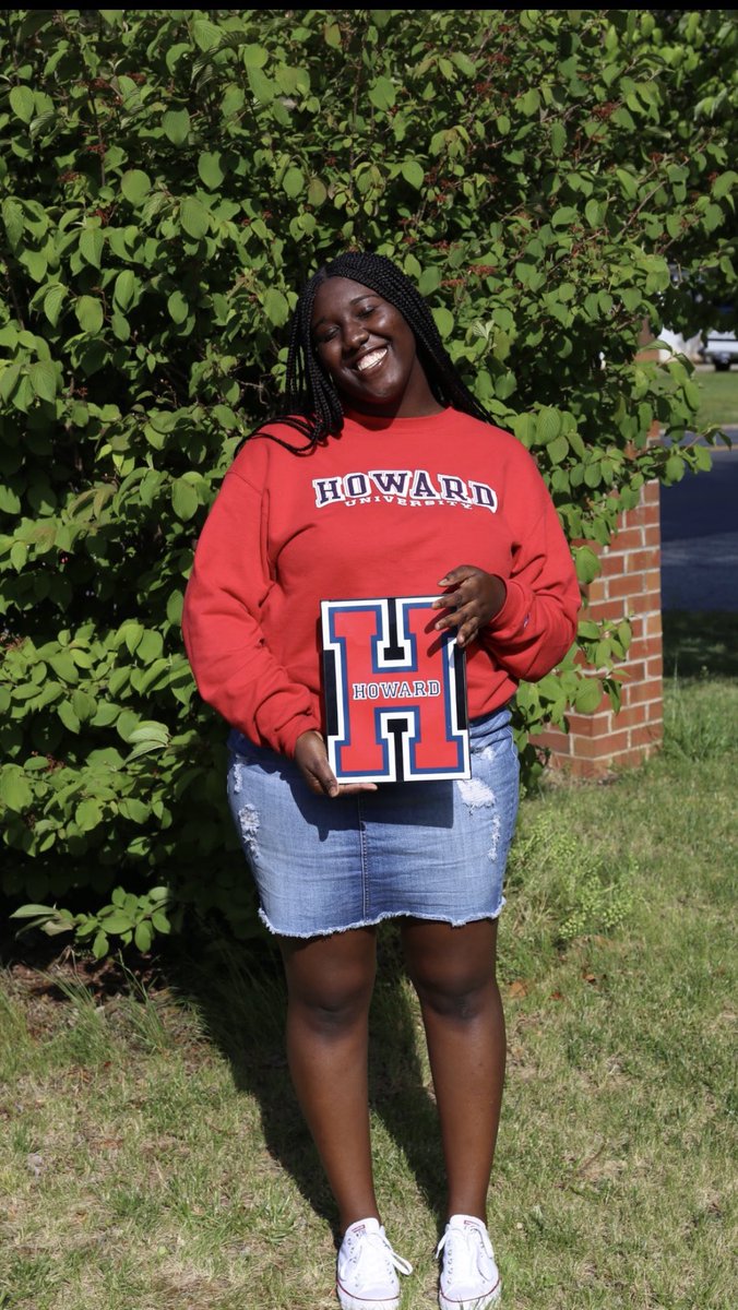 khus_wade's tweet photo. Tb to decision day❤️💙
#CollegeColorsDay #BisonColors https://t.co/0NldUVbqF2