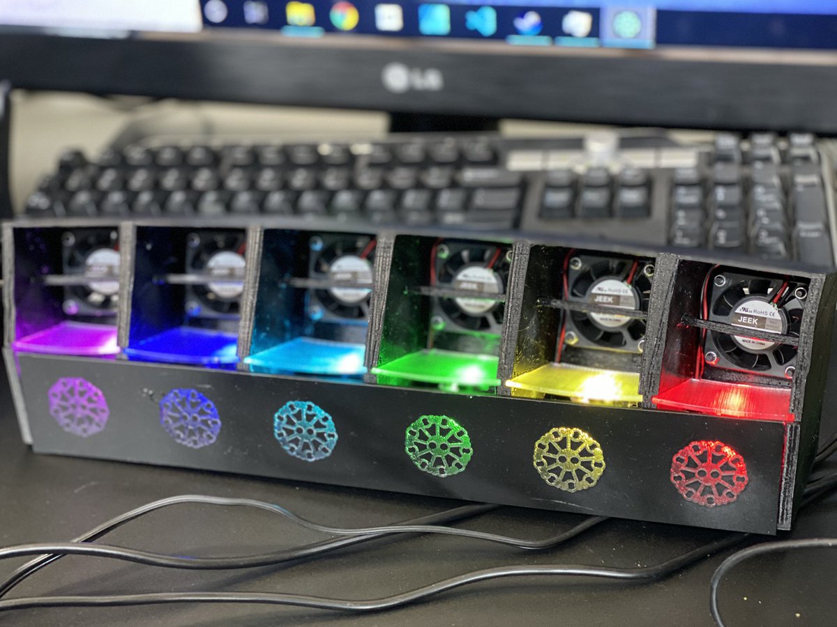 theXRman's tweet photo. @PeterSassaman of @Hapticsol exemplifying the art of customer support and satisfaction as he helps us set-up #virtualSmells at numerous experience stations in the @MXTreality new office https://t.co/rAtmXtraQn