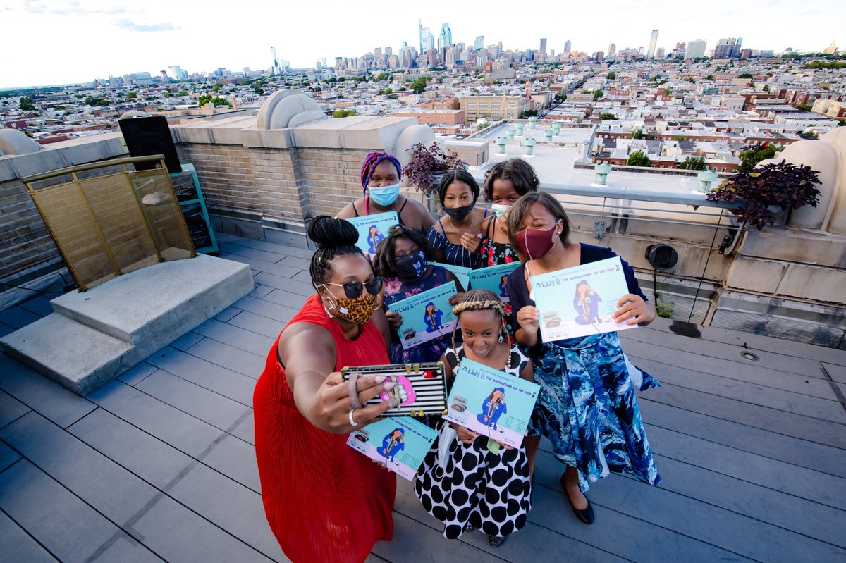 OnPoint24_7's tweet image. #FBF Celebrating the living legend @TheRealLadyB last weekend with our @PHLschools students - authors and illustrators of Lady B: The Godmother of Hip Hop.  #whatlimits #SDPproud #PHLed 📷: @SanBPhoto @NYFUSA