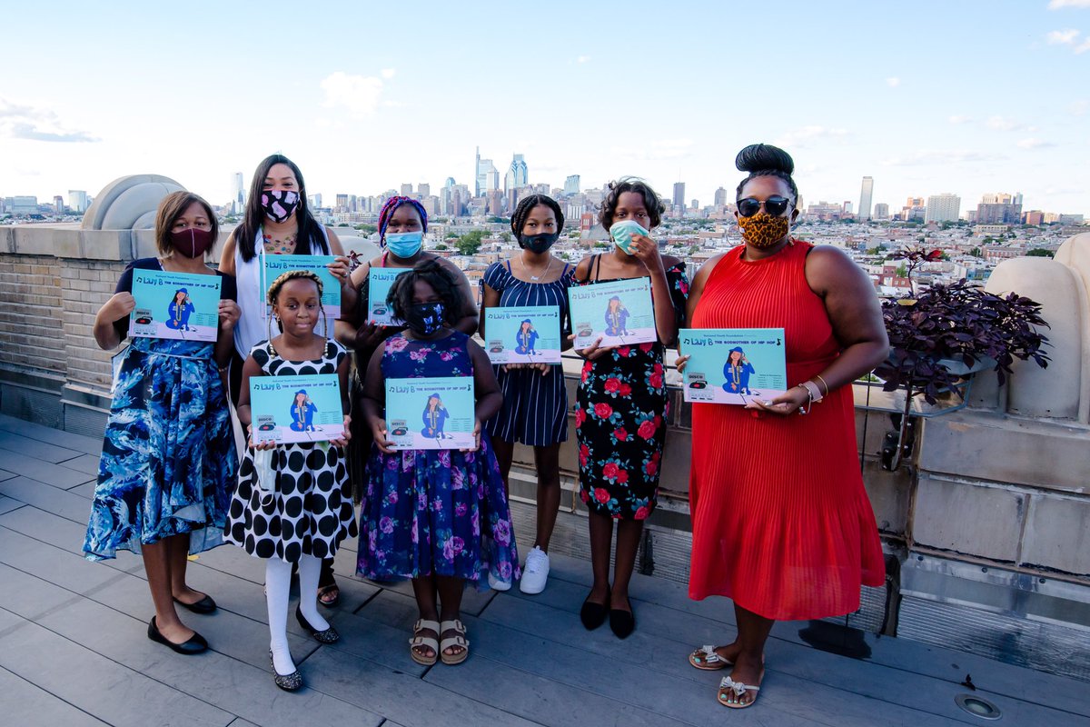 OnPoint24_7's tweet image. #FBF Celebrating the living legend @TheRealLadyB last weekend with our @PHLschools students - authors and illustrators of Lady B: The Godmother of Hip Hop.  #whatlimits #SDPproud #PHLed 📷: @SanBPhoto @NYFUSA