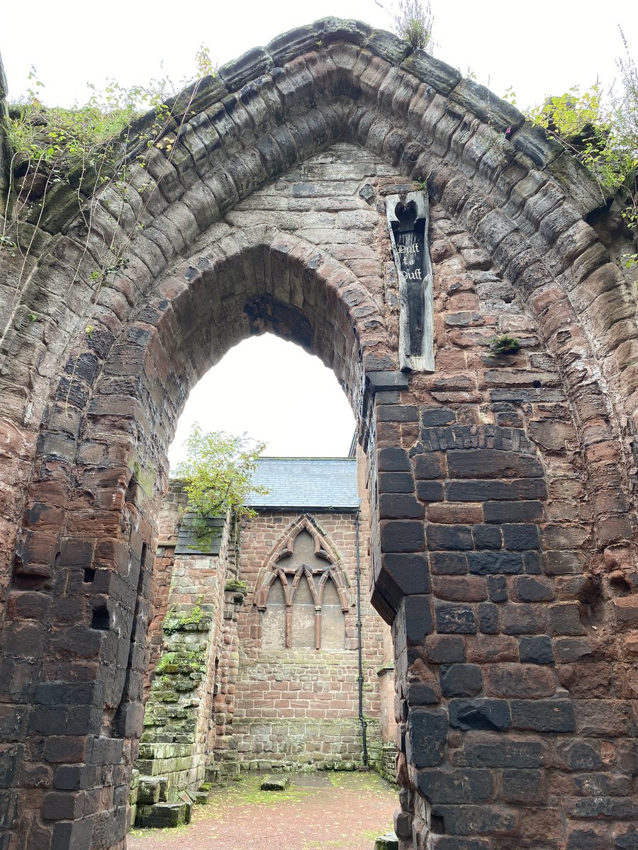 Then in Chester I found this among the adjacent ruins of St John the Baptist parish, a sandstone Anglican church dating back to the 11th centuryWhat does it mean, Twitter experts?I just understood the 2nd one “Dust to Dust” inscribed in a medieval oak coffin #staycation 